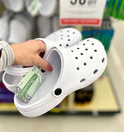 crocs knock off brands.